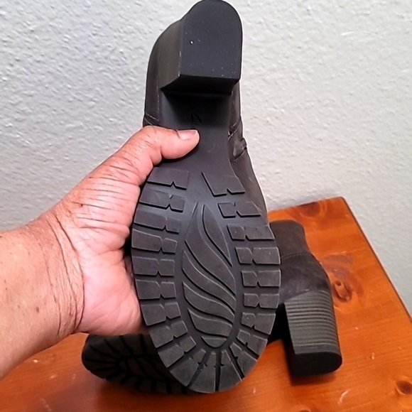 CLARK WOMEN'S VERANO BLOCK HEEL ANKLE BOOTS DISTTRESSED TAUPE LEATHER BROWN 9.5 - Picture 7 of 11